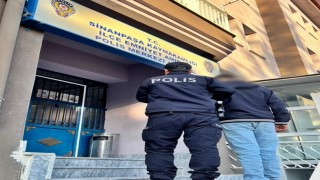 Hırsızlık suçundan aranan şahsı polis yakaladı