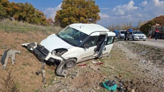 Hisarcıkta takla atan aracın sürücüsü yaralandı