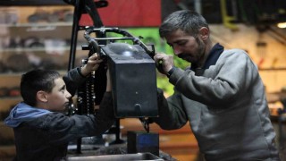 Hurdaya dönen Jawa motosikletler atölyede yeniden gün yüzüne çıkıyor