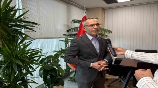 İBB hafriyat alanı ilan edilen Mavi Göl yolunu asfaltladı, meclis üyesi Zeki Koç tepki gösterdi