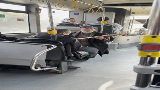 İETT otobüsünde türkü molası: Yolcular hem şaşırdı hem keyif aldı