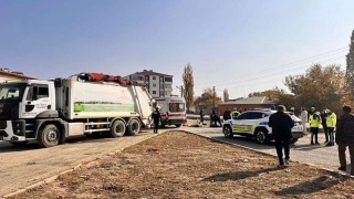 Iğdırda çöp aracının çarptığı kadın hayatını kaybetti
