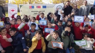 Iğdırda Yeşil diller projesi kapsamında eğitim ve kuş gözlemi etkinliği