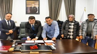 İki apartman dairesini öğrenciler için bağışladılar