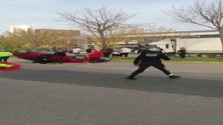 İki araç çarpıştı, takla atan otomobilde sürücü sıkıştı