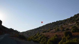 İki dağın arasında dalgalanan bayrakla asker uğurlama