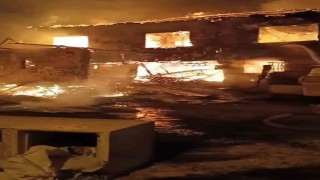 İki katlı müstakil ev küle döndü, görme engelli bir kişi hayatını kaybetti