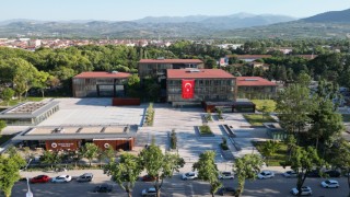 İnegölde 1000 üniversite öğrencisine maddi destek