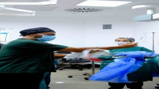 İngiltereden Türkiyeye gelen hasta tüp tıkanıklığından kurtuldu, hamile kaldı