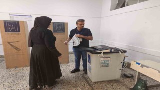 Irak halkı parlamento seçimi için sandık başında