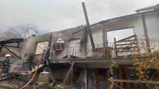 İskilipte müstakil ev alev alev yandı