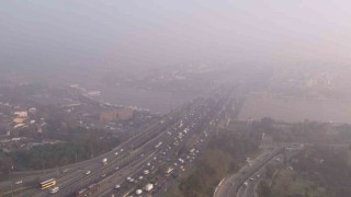 İstanbulda etkili olan sis havadan görüntülendi