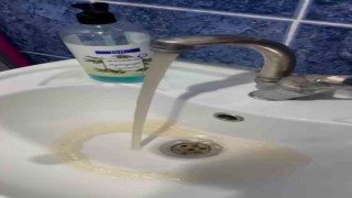 İstanbulda musluklardan kirli su akmasına vatandaşlardan tepki