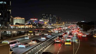 İstanbulda trafik yoğunluğu yüzde 83e ulaştı