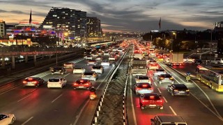 İstanbulda trafik yoğunluğu yüzde 85e ulaştı