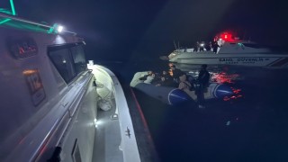 İzmir açıklarında 27 düzensiz göçmen yakalandı, 14 göçmen kurtarıldı