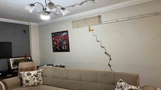 İzmirde bir mahalle tünel kazısı yüzünden diken üstünde