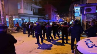 İzmirde silahlı saldırı: 1 ölü, 3 yaralı