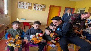 İzmirde Ülkü Ocaklarından eğitime destek