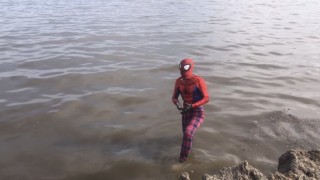 İzmirli Spidermanden Van Gölüne dikkat çeken dalış