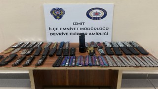İzmitte iki çocuğun üzerinde 52 kesici alet ele geçirildi