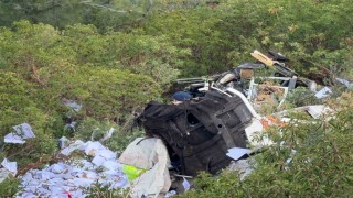 İznik-Yenişehir yolunda tır uçurumdan yuvarlandı: 2 ölü