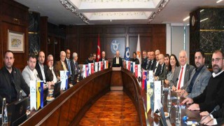 İZVAKta İzmir kulüplerinin kent ekonomisine katkısı konuşuldu