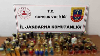Jandarma 320 adet gümrük kaçağı parfüm ele geçirdi