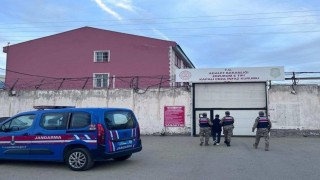 Jandarma ekipleri Erzurumda kaçak şahsı yakaladı