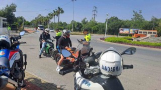 Jandarma ekiplerinden motosiklet denetimi