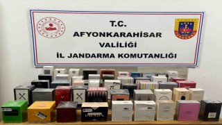 Jandarma kaçak erkek ve kadın parfümü ele geçirdi