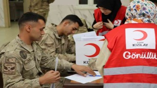 Jandarma personelinden Kızılaya kan bağışı desteği