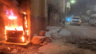 Kaçak hat çekilen panolar alev aldı