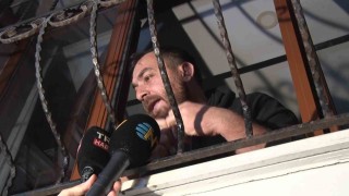 Kağıthanede doğal gaz patlaması evin duvarını yıktı: 1 yaralı