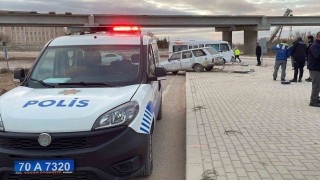 Karamanda yolcu minibüsü ile otomobil çarpıştı: 2 yaralı