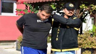 Kardeşinin yasak ilişki yaşadığı şahsı iç çamaşırı ile kaçarken öldürdü