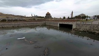 Kars Çayı alarm veriyor