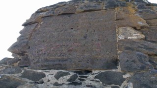 Karsta gizemli tepe: Sırlarla dolu yapı merak uyandırıyor