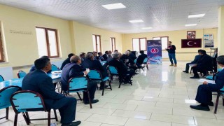 Karsta jandarmadan siber farkındalık eğitimi