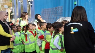 Kartepede öğrencilere geri dönüşüm bilinci aşılanıyor