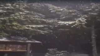 Kartepeye mevsimin ilk karı düştü