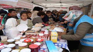 Kastamonuda Gazze için hayır çarşısı kuruldu