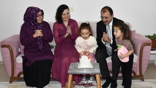 Kaymakam Dolu’dan Öğrenciye Sürpriz Doğum Günü