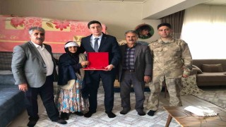 Kaymakam Erdoğandan şehit ailesine ziyaret