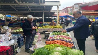 Kaymakam İlhan, pazarda vatandaşlar ve esnafla bir araya geldi