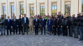 Kebap dumansız, motor kasksız olmaz sloganıyla kask farkındalığına dikkat çekildi