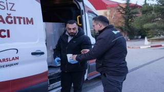 Keçiören Belediyesinden vatandaşa sıcak çorba ikramı