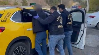 Kendilerini polis ve savcı olarak tanıtarak 558 bin liralık dolandırıcılık yapan şüpheliler yakalandı