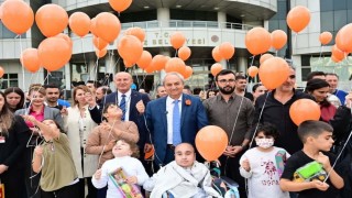 Kepezde lösemiye karşı turuncu umutlar gökyüzüne yükseldi