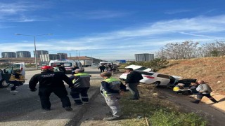 Kırıkkalede iki otomobil çarpıştı: 8 yaralı